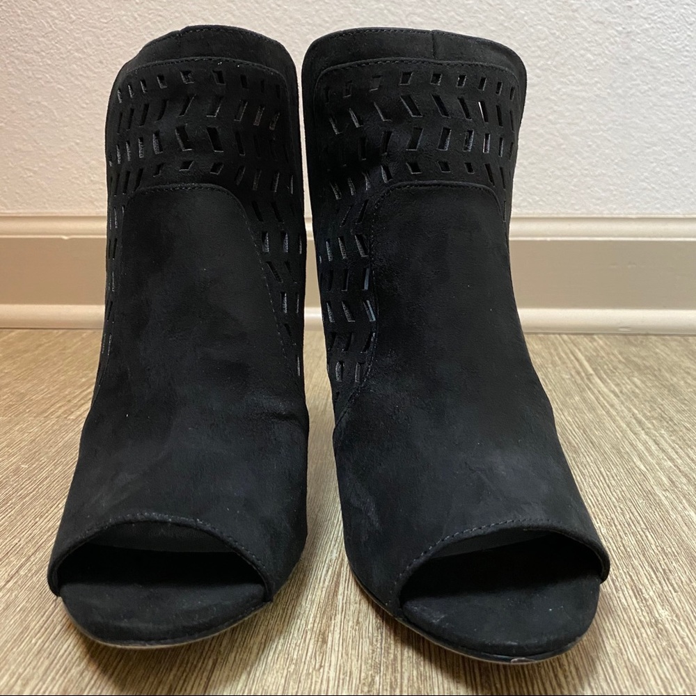 Madden Girl Women’s Black Bright Ankle Boot - Picture 2 of 5